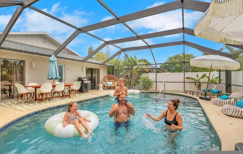 Room 5, Naples Pool Home Paradise Minutes From the Beach, Collier