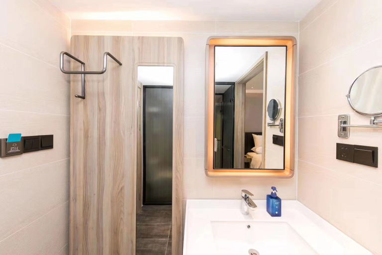 Bathroom 4, Hanting Hotel Shanghai Hongqiao Airport Beidi Road, Shanghai