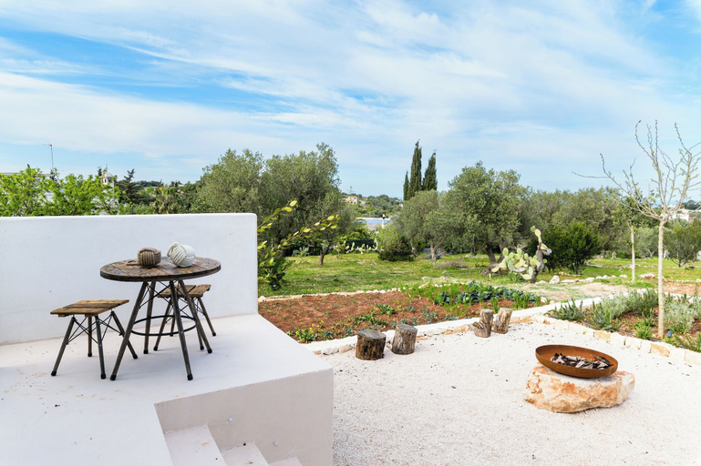 Outdoor dining 2, Materia Ostuni, Brindisi