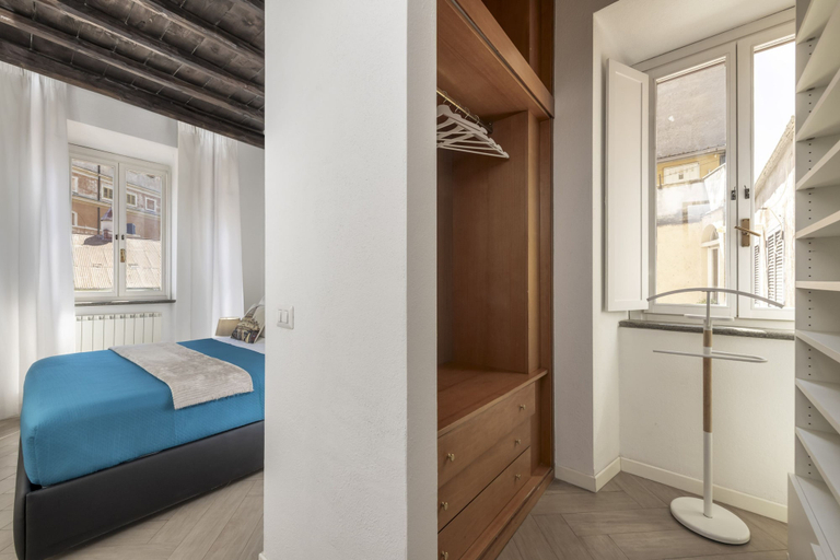 Bedroom 4, San Francesco Ripa Apartments, Rome