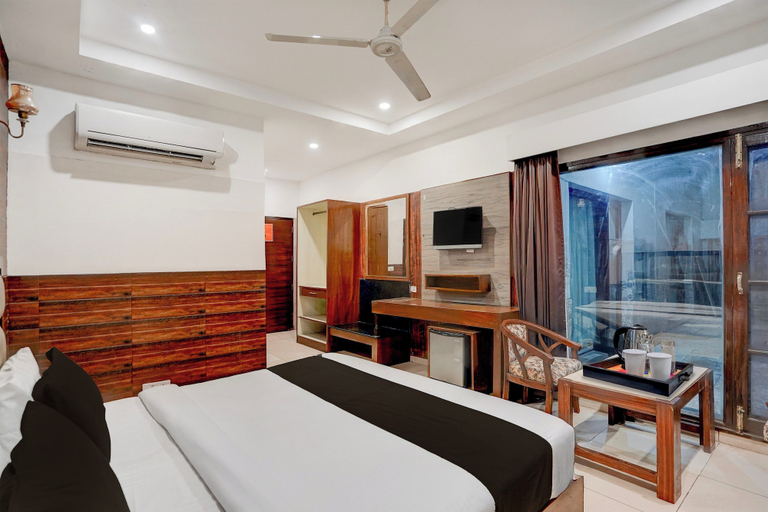 Room 3, Super Townhouse by Zirakpur Bus Stand, Sahibzada Ajit Singh Nagar