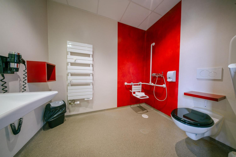 Bathroom 5, Hostellerie Bon Pasteur, Maine-et-Loire