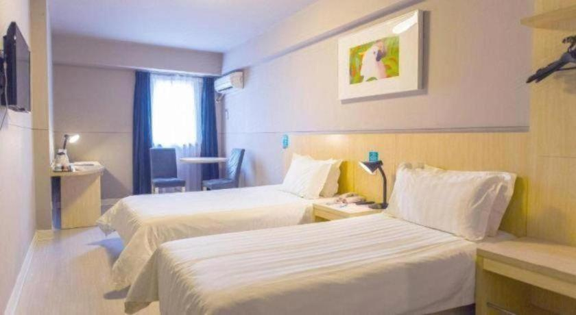 Bedroom 5, Jinjiang Inn Select Shiyan Checheng West Road, Shiyan