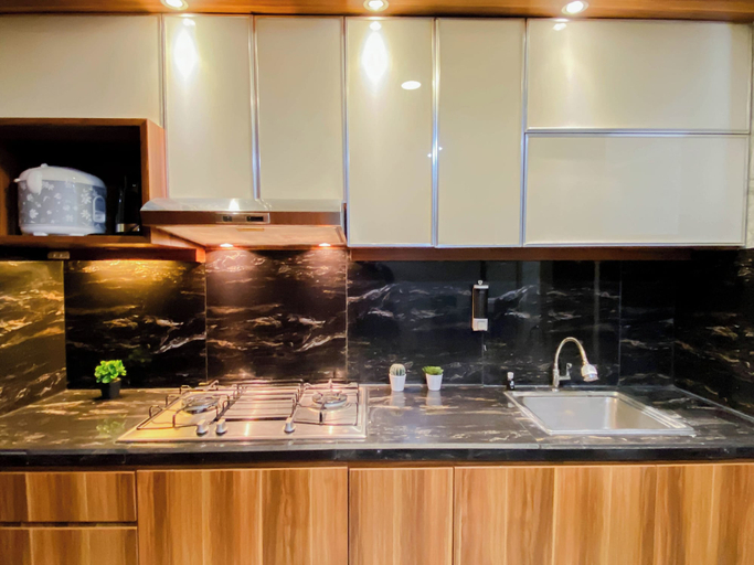 Interior 3, Classic And Strategic 3Br At Apartment Grand Palace Kemayoran, Jakarta Pusat