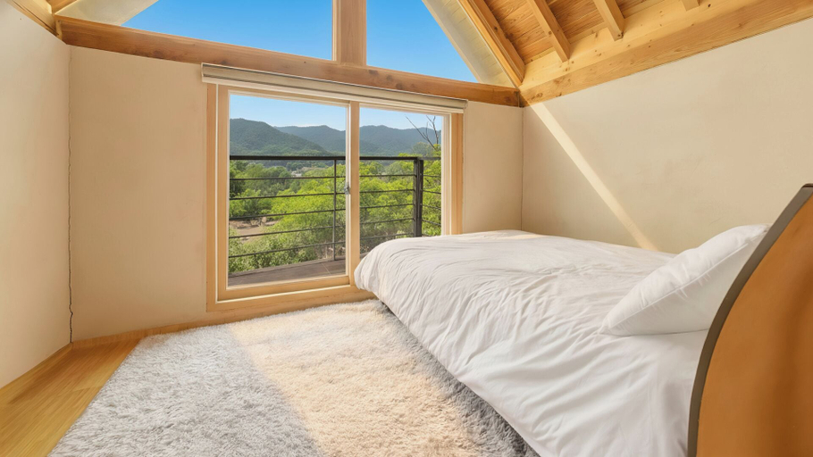 Bedroom 3, Gapyeong Ebenzer Pension, Gapyeong