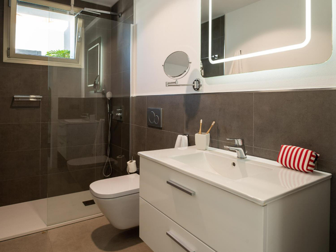 Bathroom 4, Villa Felicity Panoramic Seaviews, Santa Cruz de Tenerife