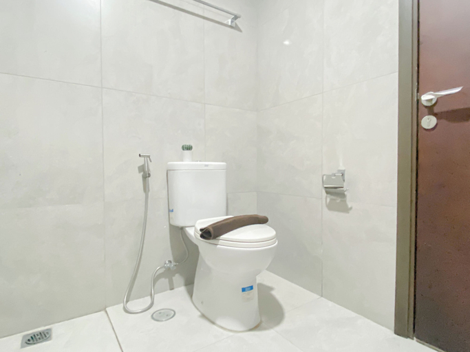 Bathroom 5, Citylight Studio At Apartment Pollux Chadstone, Cikarang