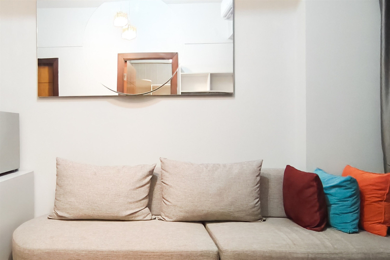 Living room 2, Chic And Homey 2Br At Apartment Vida View Makassar, Makassar