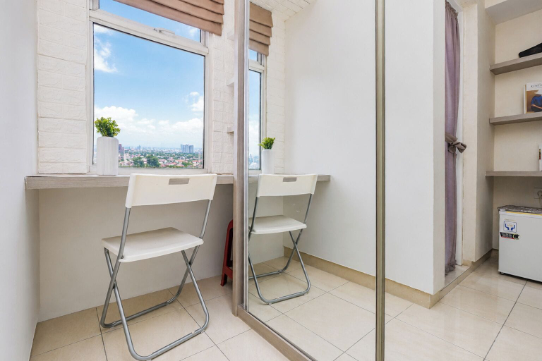 Interior 5, Homey And Neat Studio Room At Apartment Springlake Summarecon Bekasi, Bekasi