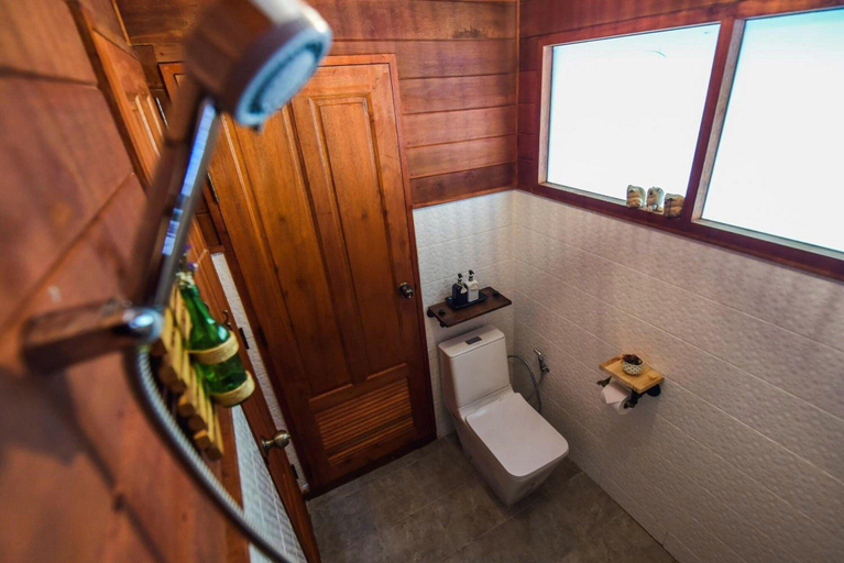 Bathroom 3, Panvaree The Greenery, Ban Ta Khun
