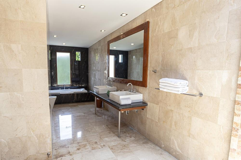 Bathroom 4, Abi Bali Resort Villa & Spa Jimbaran, Badung