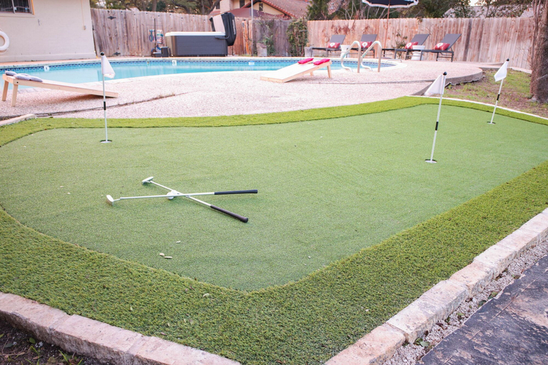 Room 4, Pickleball Pool Fun Family Escape Sleeps 16, Bexar