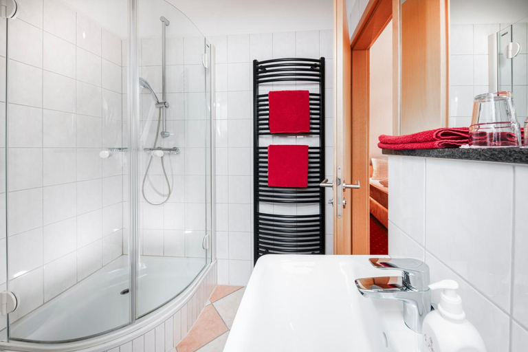 Bathroom 4, Hotel Garni Dorfkammer, Hochsauerlandkreis