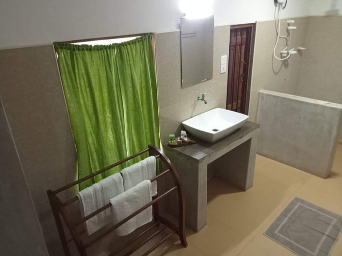 Bathroom 3, Wild Wadi Wilpattu, Vanathavilluwa