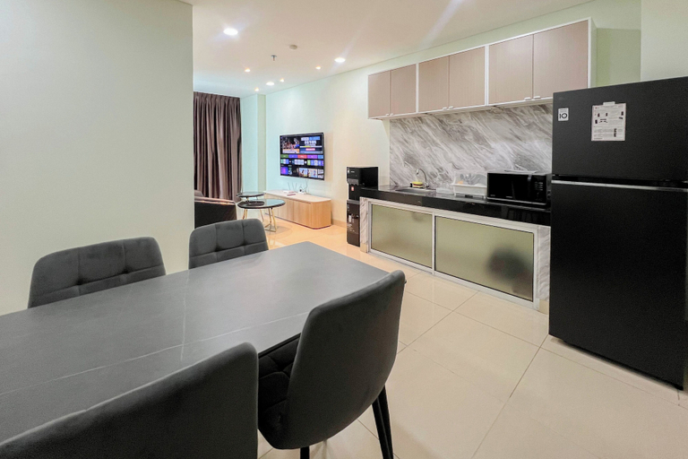 Dining room 4, Neat And Cozy 2Br At The Reiz Condominium Medan, Medan