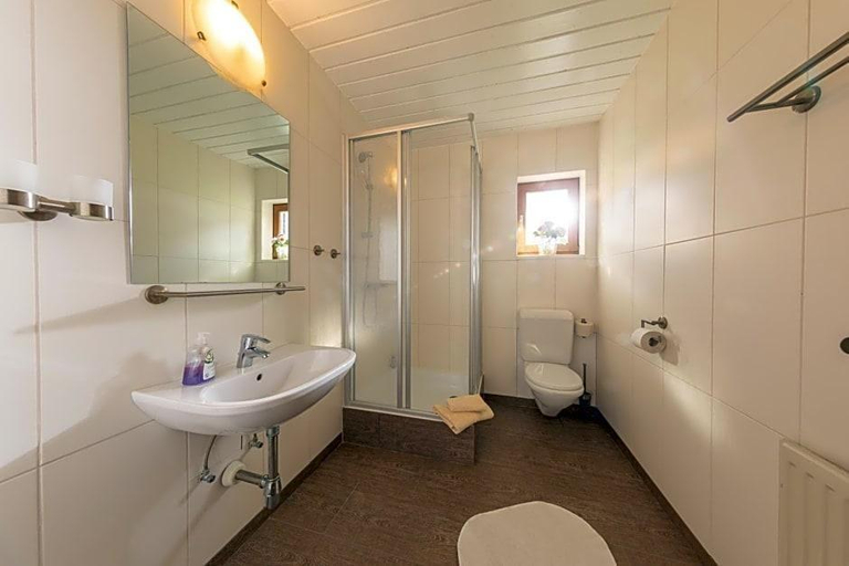 Bathroom 3, T3 Gasthof Spullersee, Bludenz
