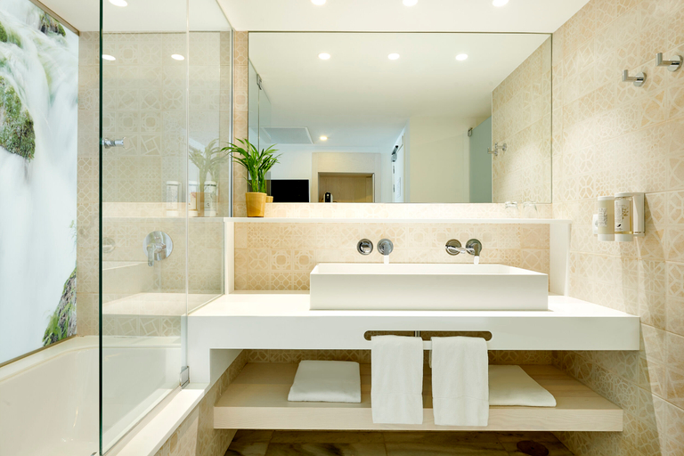 Bathroom 4, Iberostar Selection Marbella Coral Beach, Málaga