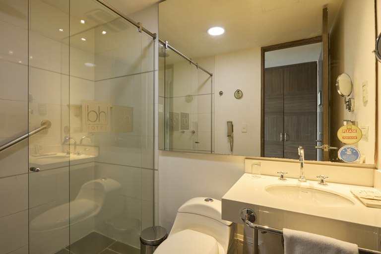 Bathroom 5, Hotel BH El Poblado, Medellín