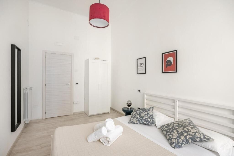 Room 4, NALUSA ROOMS IN CENTRO A TOLEDO, Napoli