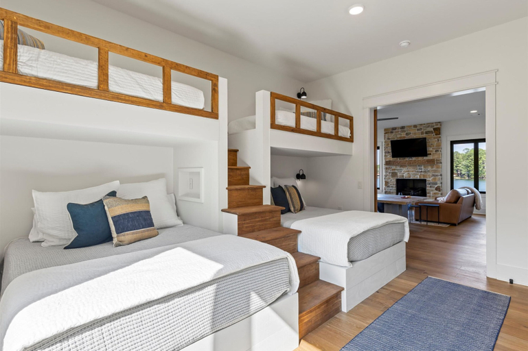 Room 4, Luxe Lake Martin Home Pool Hot Tub Boat Dock, Tallapoosa