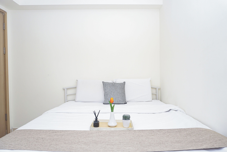 Interior 5, Gray Homelike 2Br At Apartment Meikarta District 1, Cikarang