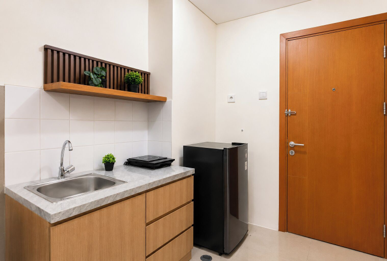Private kitchen 2, Scenic 1Br Apartment Woodland Park Residence, Jakarta Selatan