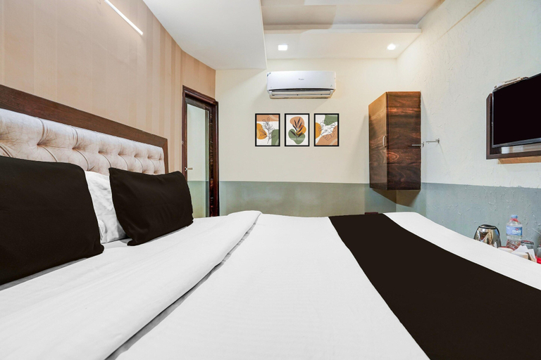 Room 4, Saver Double Zirakpur Patiala Anvay, Sahibzada Ajit Singh Nagar