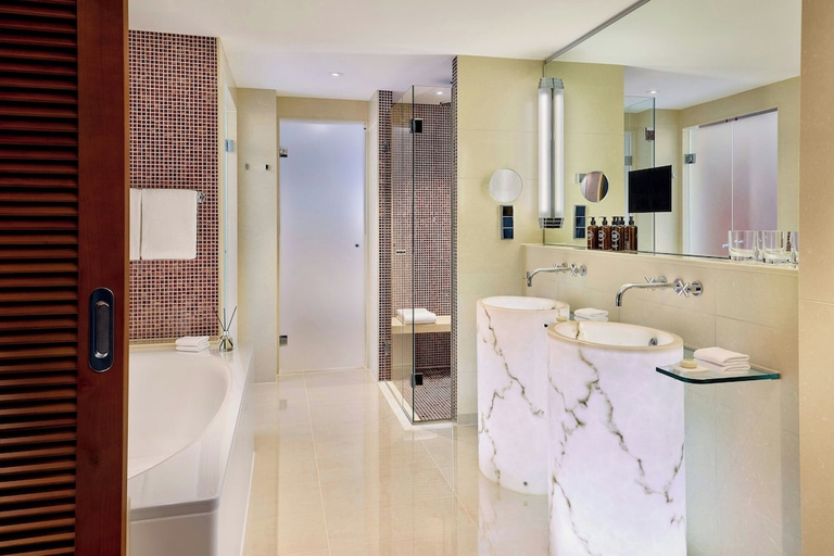 Bathroom 3, JW Marriott Hotel Frankfurt, Frankfurt am Main