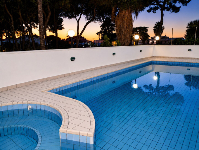 Pool, Renova Residence, Taranto