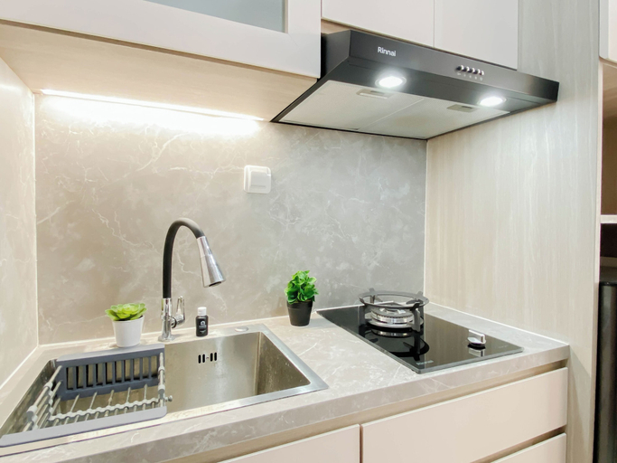 Private kitchen 4, Calming Studio Room At Apartment Lrt City Sentul - Royal Sentul Park, Bogor