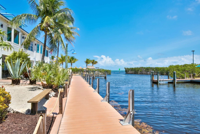 Room 5, Keys Escape Oceanfront Resort Condo Sleeps 6, Monroe