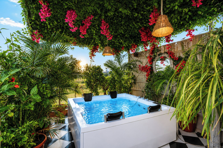 Outdoor spa tub 5, Alaya Stays Lamp house 3BHK Villa, Jaipur