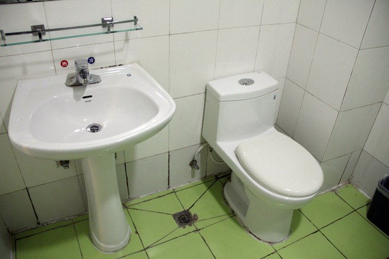 Bathroom 3, 7 Days Premium Hotel (Jinan Daming Lake), Jinan