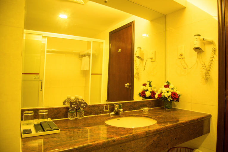 Bathroom, Royal Capital International Hotel, Foshan