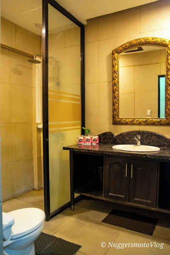 Bathroom 3, Grand Central Hotel and Restaurant, Mabalacat