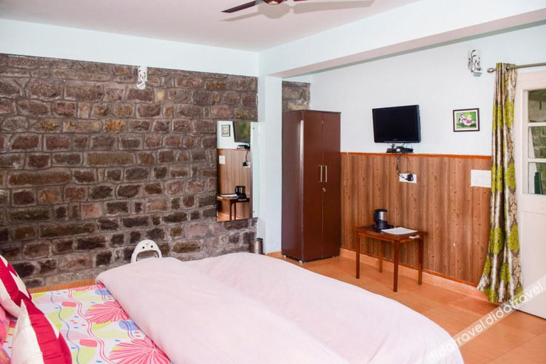Bedroom 3, Mahal Farms Country Home, Solan