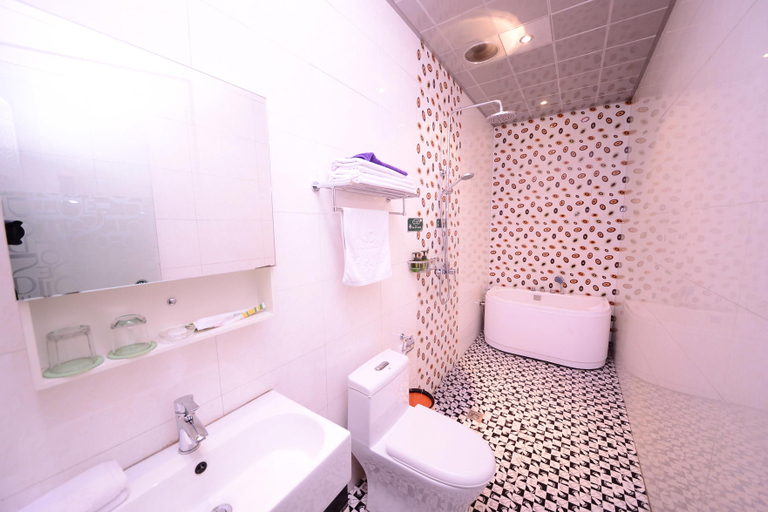Bathroom 5, Luoma Fashion Hotel, Suihua