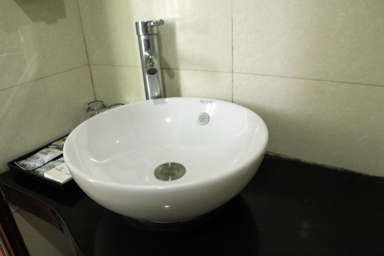 Bathroom 2, Tianhe Hotel (Maoming Railway Station People's Square), Maoming