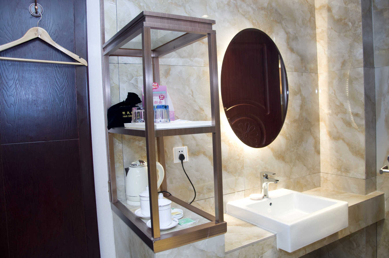 Bathroom 3, Hotel de Negócios Jasmim em Flor (Filial da Universidade Normal do Centro de Fuyang), Fuyang