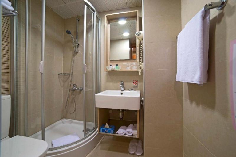 Bathroom 3, Radisson Hotel Istanbul Sultanahmet, Fatih