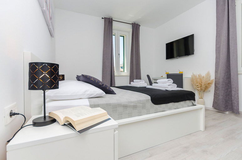 Bedroom 2, Apartments and Rooms Adriatic Suites, Šibenik