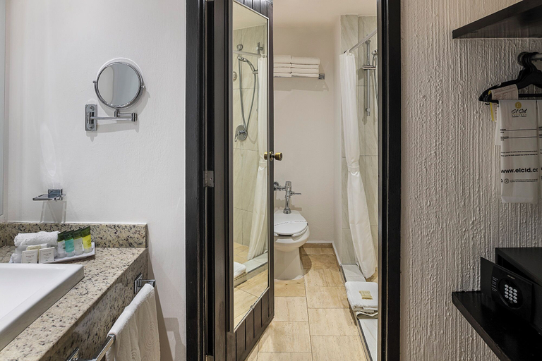 Bathroom 3, El Cid Granada Hotel, Mazatlán