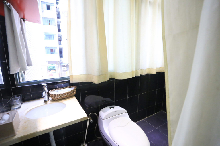 Bathroom, Lihong Hotel, Chongqing