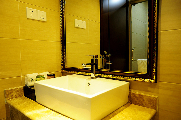 Bathroom 5, Hot Spring Banshan Hotel, Guiyang