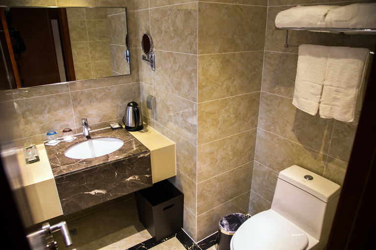 Bathroom 3, P & E Hotel (Wuxi New District Xinzhicheng), Wuxi