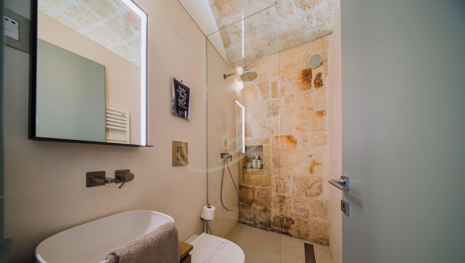 Bathroom, TD Casa del Sagrato Rooftop View, Bari
