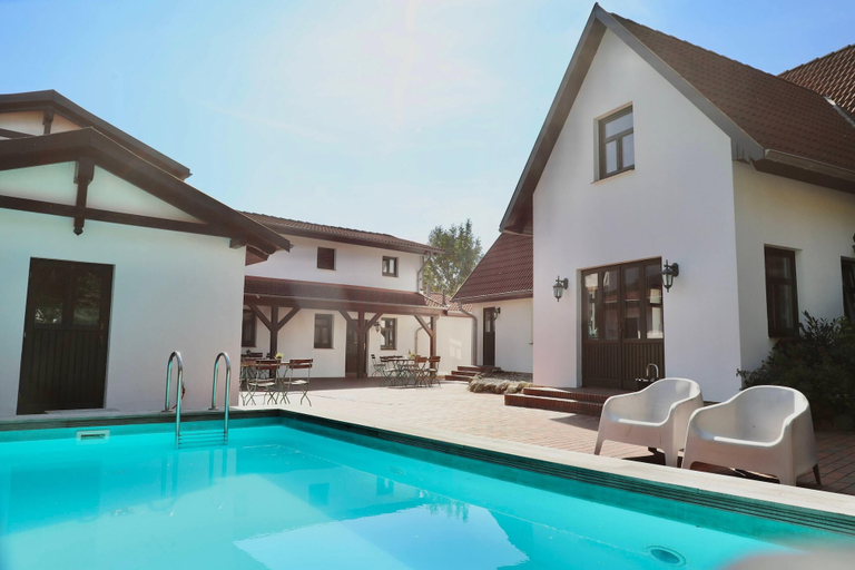 Others 1, Idyllische Wohnung mit Pool in Mecklenburg, Mecklenburgische Seenplatte