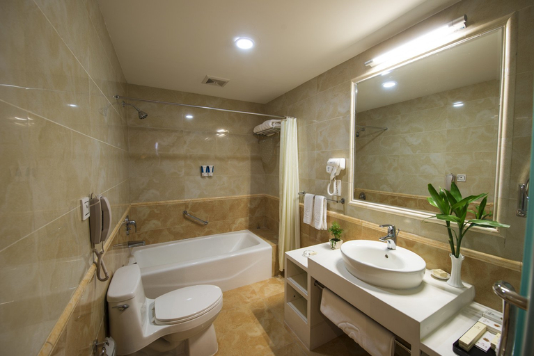 Bathroom 3, Cangshan Hotel, Dali Bai