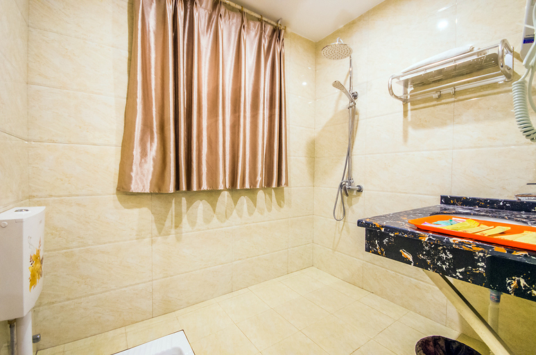 Bathroom 4, Junlai Business Hotel Jiajiang Headquarter, Leshan