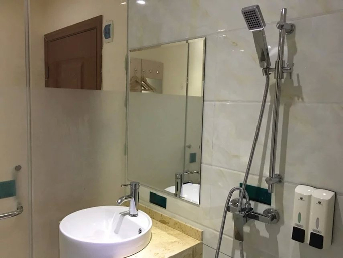 Bathroom 2, Xingfeng Fashion Hotel, Shenzhen
